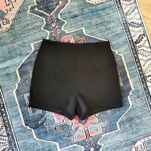 Black high-waisted dress shorts, M